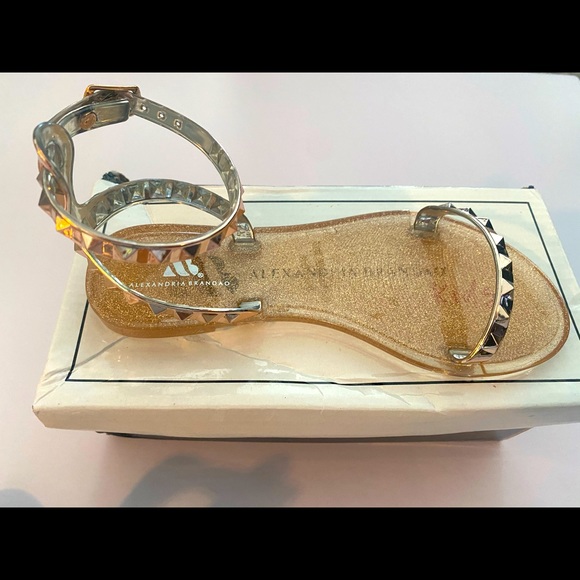 **NEW** Alexandra Brand Size 2 Strappy Sandal - Picture 3 of 4